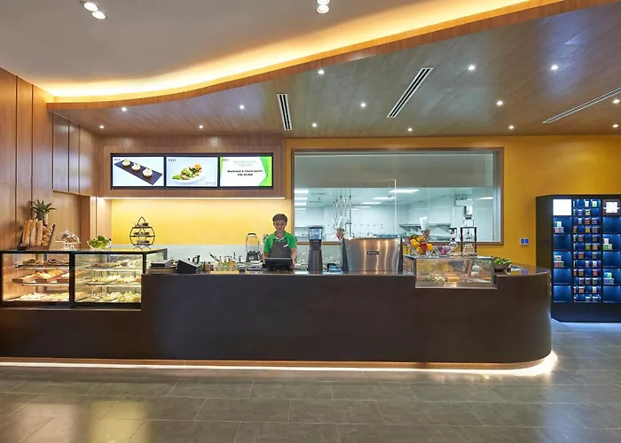 Holiday Inn & Suites Saigon Airport By IhgAirport Hotel